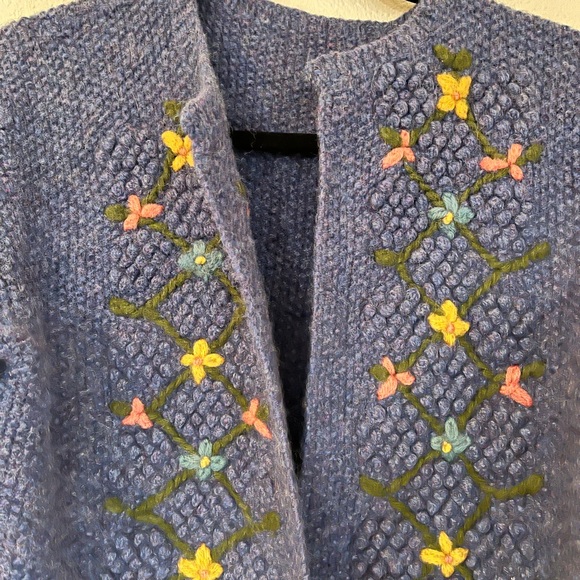 Handmade Open Grandma Open Cardigan - Picture 5 of 7
